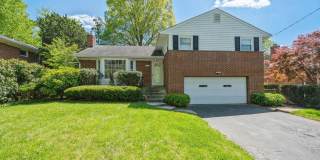 5916 GREENTREE Road Gallery 1