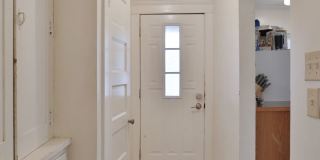 5br,1.5ba, FREE off-street parking, huge front porch, central AC, big backyard, recently remodeled, FREE washer/dryer  & 1 min walk to High St. Gallery 17