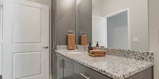 The NinetyNine Gallery 21