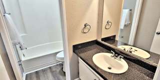Avalon Cove Townhomes Gallery 40