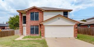 4405 Twin Oaks Cir Gallery 1
