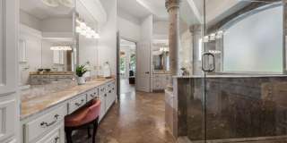 Lake Travis Waterfront Retreat – For Lease Gallery 25