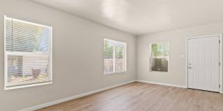 Fully Remodeled Oakland 2 Bed w/ Off-Street Parking & Beautiful Cabinets Gallery 2