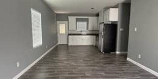 2922 W Driftwood St Gallery 2
