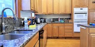 Huge 5 bed 3 bath unit located in Coolidge Corner by BU! Gallery 23