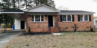 825 Oakcrest, Nearly Royal Gallery 1
