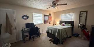 4212 40th Street Gallery 10