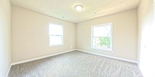 Updated 5 bedroom 2 bathroom home Gallery 12