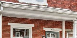 Bright 2 Bedroom, 1.5 Bath Home in Allison Hill! Gallery 1