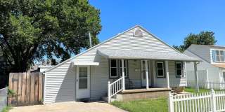 2 bed, 1 bath with bonus room Gallery 1