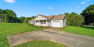 Updated One‑Story Home in Prime Conover Location Gallery 1