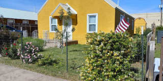 Spacious 2 bedroom 1 bath with a shop Gallery 1