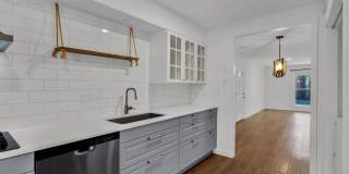 Spacious Poolside Condo! Gallery 11