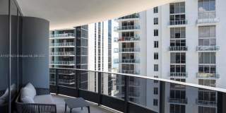 1000 Brickell Avenue Gallery 9