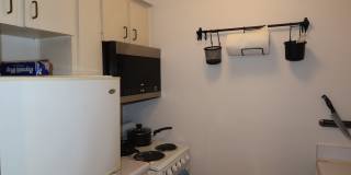 Hyde Park Country Condo - Furnished - 1BD/1BA - Covered Parking -Close to Everything Gallery 12