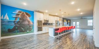 44764 TIVERTON Square Gallery 7