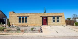 CORNER LOT IN SIERRA VISTA!!! Gallery 1