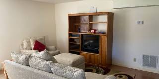 Cozy 2 Bedroom Lower Apartment - Utilities Included Gallery 5