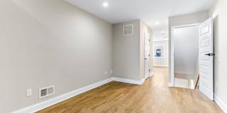 Parkside Haven: Contemporary 2-Bedroom Row Home Near Patterson Park Gallery 16