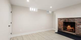 214 S HENRY ST Gallery 10