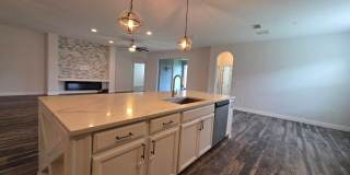Gorgeous 4-Bedroom, 3-Bathroom Home in Providence Gallery 12