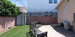 Charming 1BR Beach Cottage in Hollywood by the Sea – Private Yard & Walk to the Sand Charming 1BR Beach Cottage in Hollywood by the Sea – Private Yard & Walk to the Sand Gallery 16