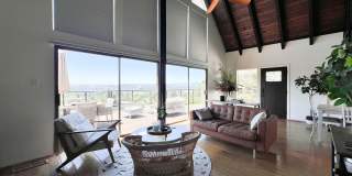 Stunning Alta Heights Hillside Home with Panoramic Views & Expansive Deck Gallery 12
