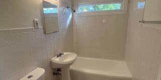 Charming 2 bedroom, 1 bathroom Home Located in the Desirable Greenville, SC Area! Gallery 5