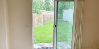 East Anchorage Townhouse with Yard, Garage, and W/D In unit! Close to JBER! Gallery 14