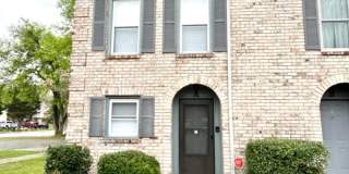 Newly Remodeled Condo/Townhouse! Gallery 1