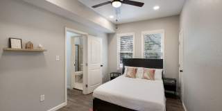 Prime Location! Beautifully Updated 3-Bedroom Duplex Near The Pearl & Downtown Gallery 13