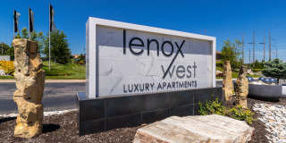Lenox West Luxury Apartments Gallery 46
