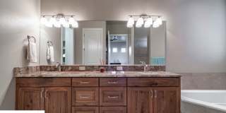 Stunning 2 Bedroom Fully Furnished Home. Community Pool & Mini Golf! Gallery 56