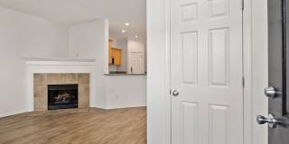 3 bed/2.5 bath Townhome + 2 Car Garage + Washer/Dryer + Fenced Front Patio Gallery 23