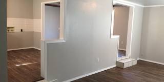 Adorable cottage is right in the heart of OKC! Gallery 9