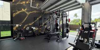 1102 Washington St Gallery 34