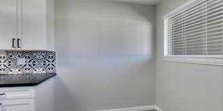 ROYALE APARTMENTS Gallery 22