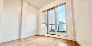 195 Greenpoint Avenue Gallery 10