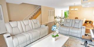 2421 Northeast 10th Street Gallery 6