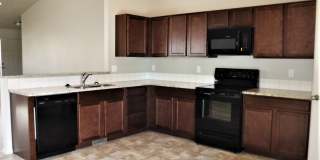 Beautiful new 3 bed 2 bath home in a quiet Star neighborhood. Gallery 8