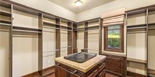 16 Shore Walk Gallery 32