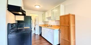Renton Condo with Private Patio, Pool & Covered Parking! Gallery 11