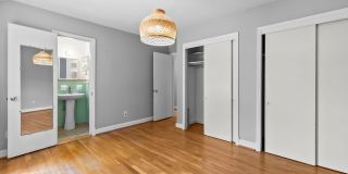 Modern Comfort & Prime Location in Alexandria! Gallery 16