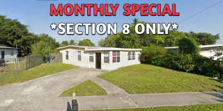 Large 5-2 house by Walmart Gallery 1