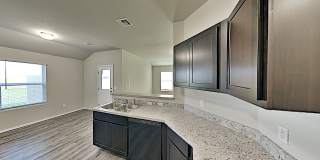 Spacious 3 Bedroom 2 Bath Home in Mustang Schools Gallery 7