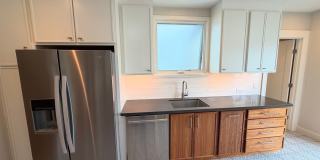 UPDATED LARGE BRIGHT 1250sf 2BR/1BA/1GR Crocker Home  AVAILABLE NOW Gallery 22