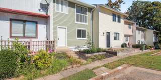 Remodeled Three level Town home Gallery 1