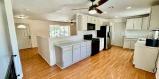 Six Bedroom Home in Bloomington Ranches Gallery 6