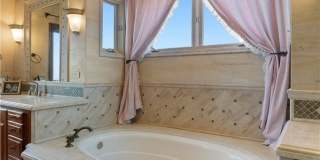 4 Le Conte Gallery 27