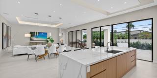 2757 Northeast 34th Street Gallery 6